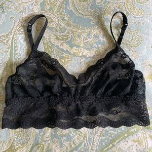 B.tempt’d by Wacoal Lace Kiss Bralette Black